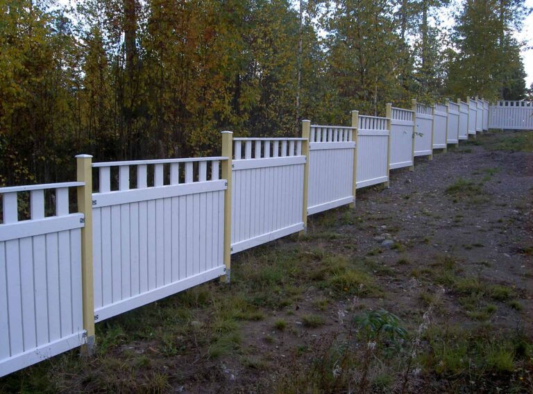Painted fence board, shade: white