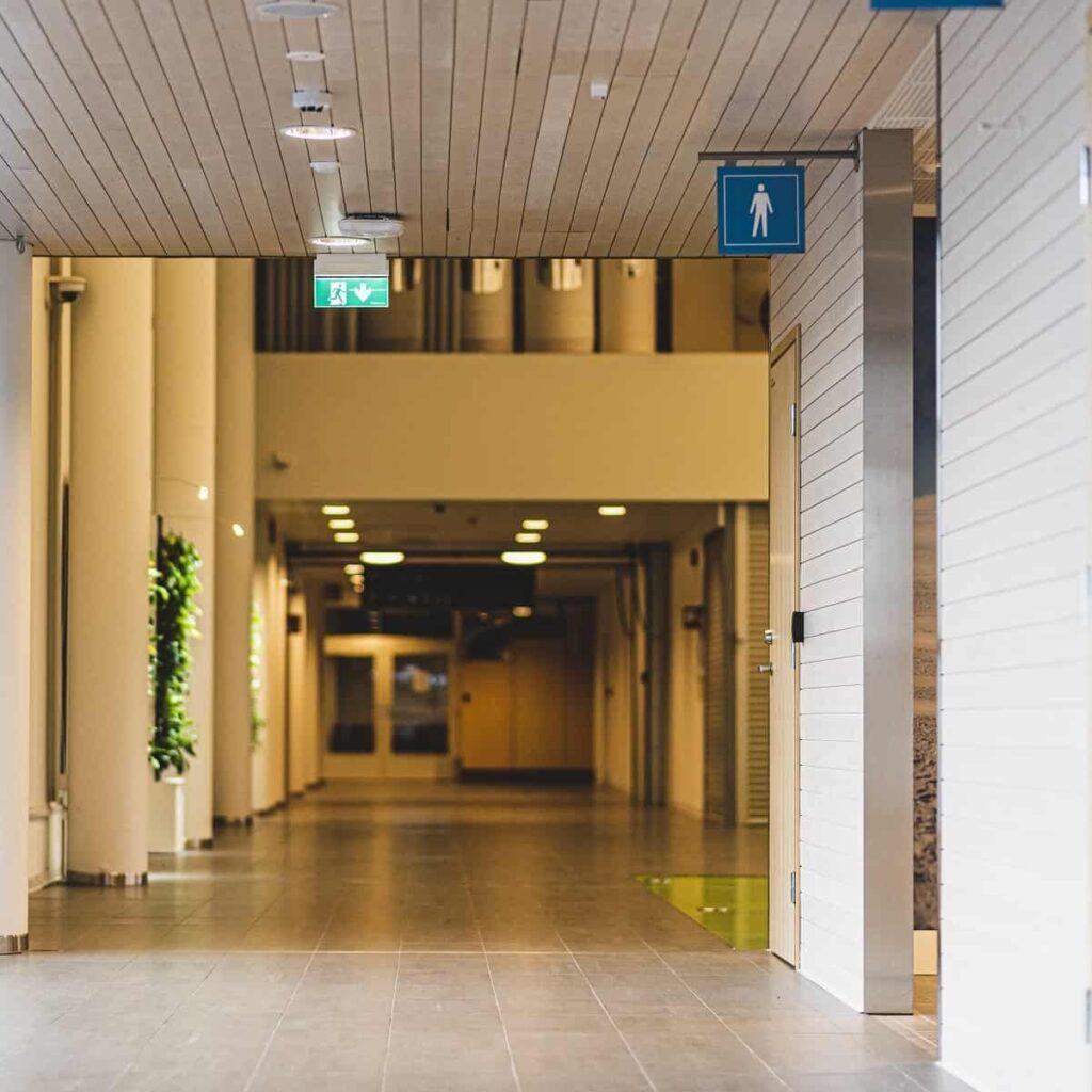 KOO sisustuspaneeli, sävy: kuultava valkoinen koivu