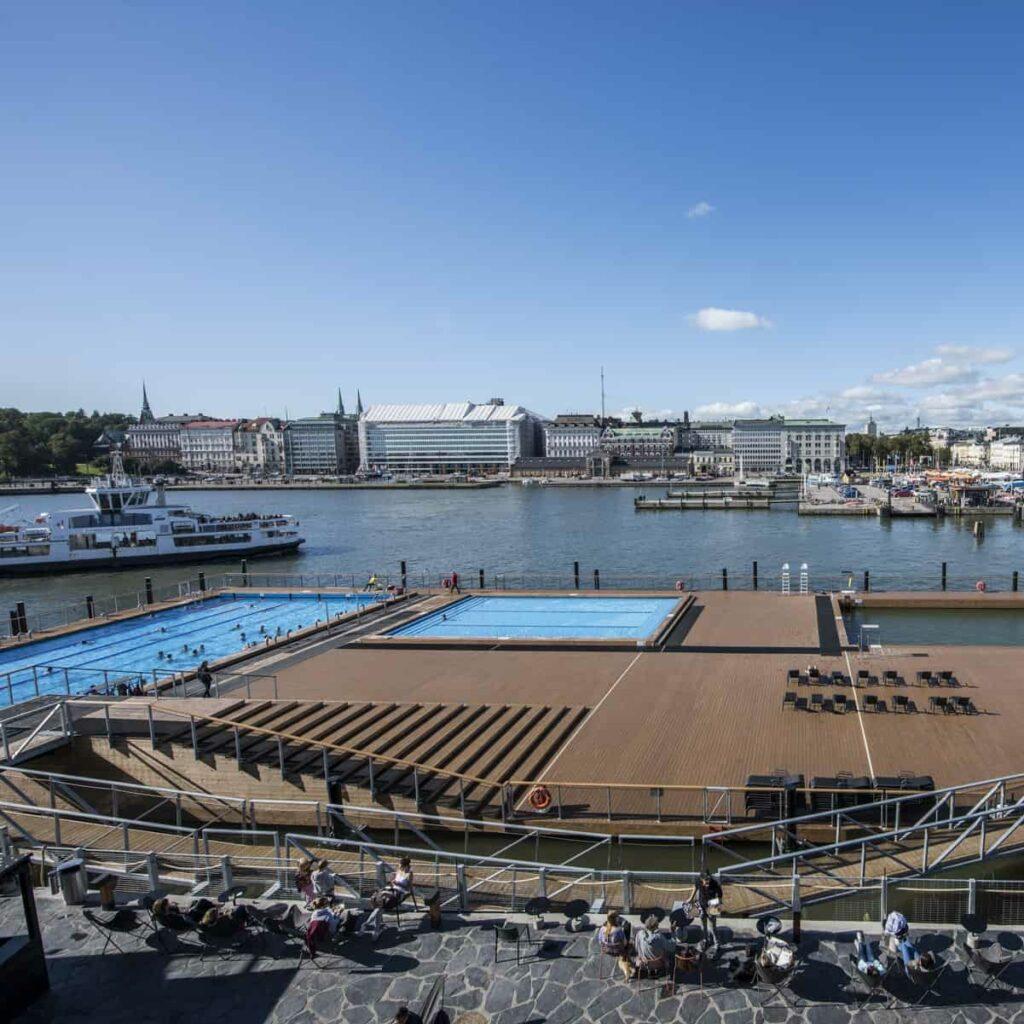Palosuojattu terassilauta. Allas Sea Pool.