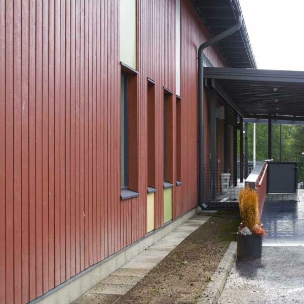 Palosuojattu Topcoat-S ulkoverhouspaneeli. Hovilan nuorisokoti.